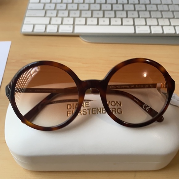 DVF Diane Von Furstenberg sonata Round sunglasses NWT - Picture 4 of 9